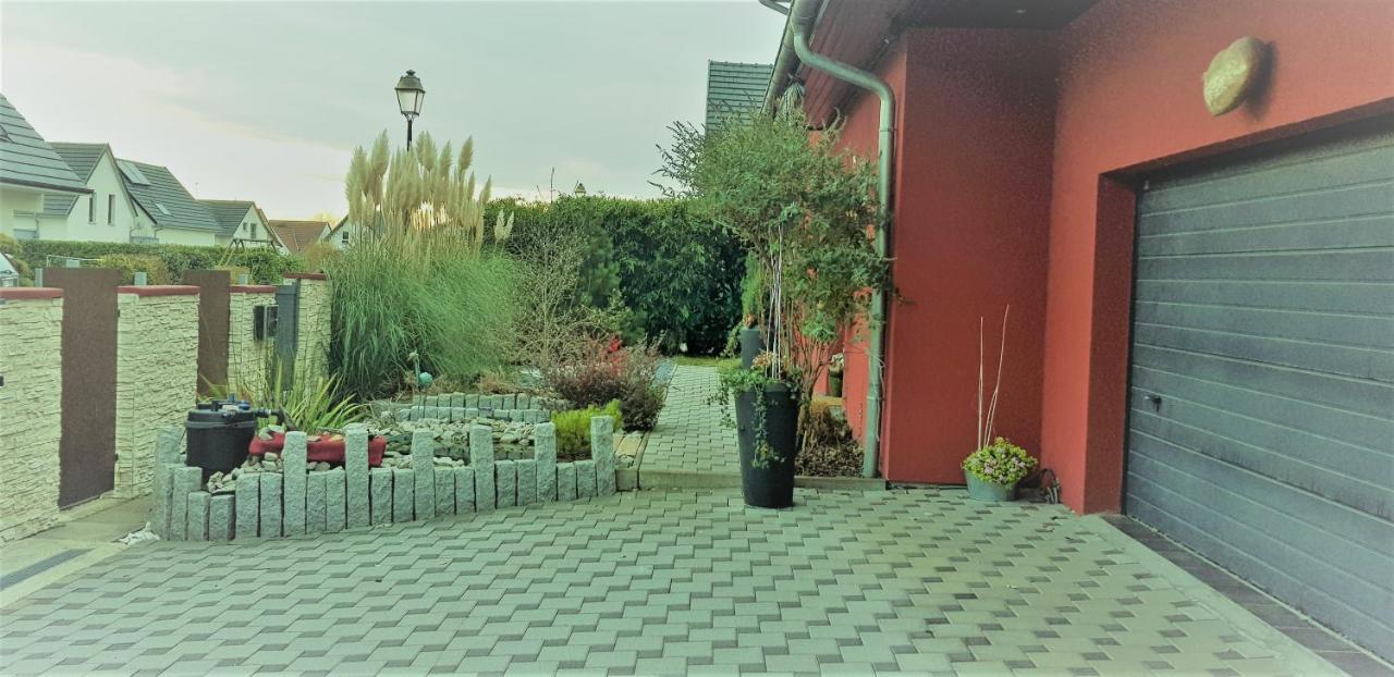 Gate 25 Bed and Breakfast Blotzheim Exteriör bild